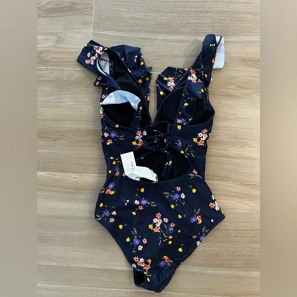 Cupshe Women's Ruffle Lace Up One Piece Swimsuit Blue Floral Womens XS & Med NWT - Picture 6 of 7